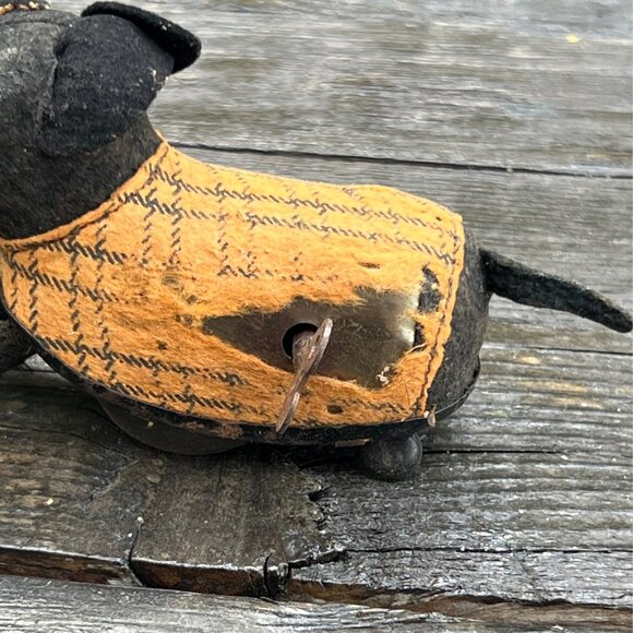 Vintage Schuco 1940s Clockwork Scotty Dog Tippy Tin Toy Windup with Key Germany - Picture 4 of 10